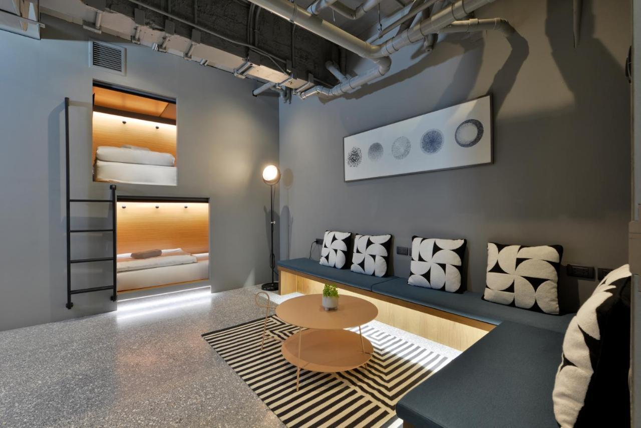 Tiang Capsule Hostel Bangkok Ngoại thất bức ảnh
