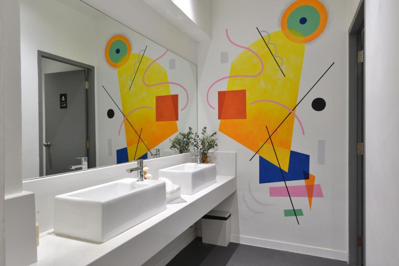 Tiang Capsule Hostel Bangkok Ngoại thất bức ảnh