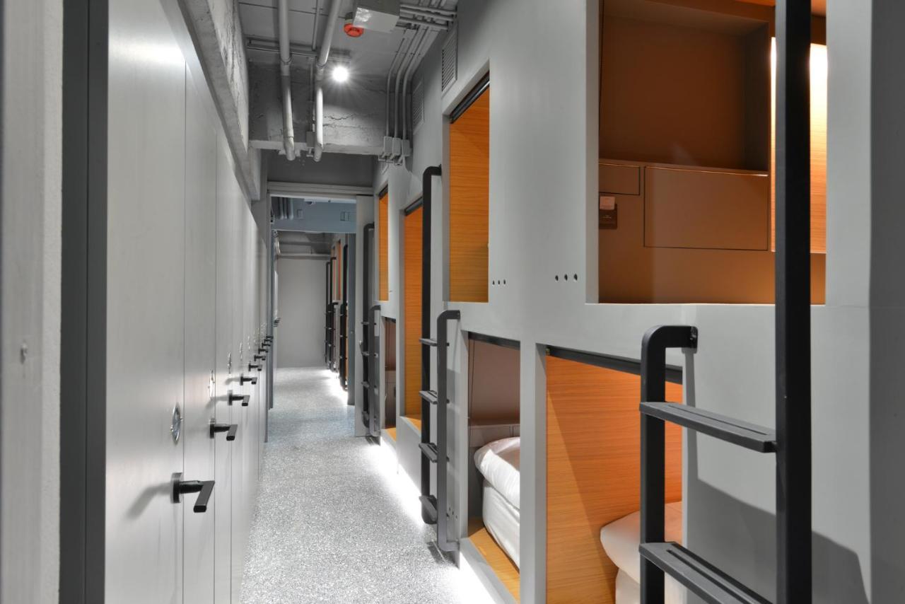 Tiang Capsule Hostel Bangkok Ngoại thất bức ảnh