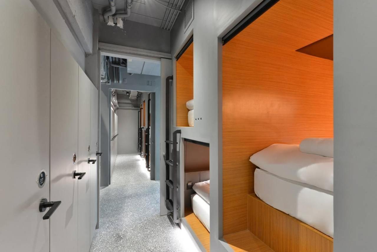 Tiang Capsule Hostel Bangkok Ngoại thất bức ảnh