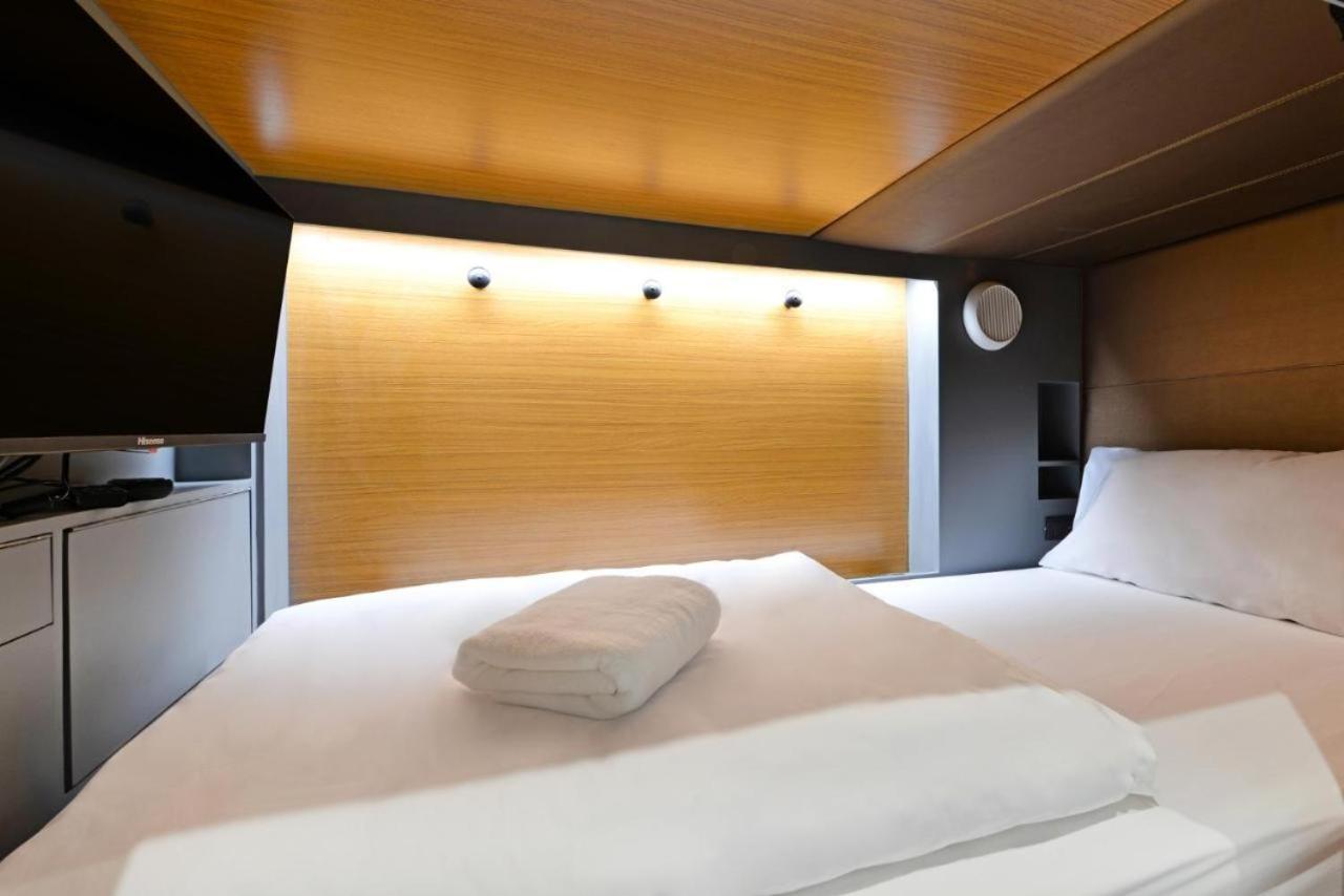 Tiang Capsule Hostel Bangkok Ngoại thất bức ảnh